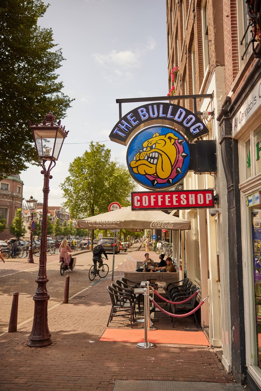https://thebulldog.com/wp-content/uploads/2022/04/The-Bulldog-Amsterdam-Coffeeshop-Rockshop-0M6A3084.jpg